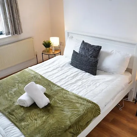Jewellery Quarter 3-bed Apartment Birmingham