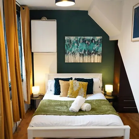 Jewellery Quarter 3-bed Apartment *